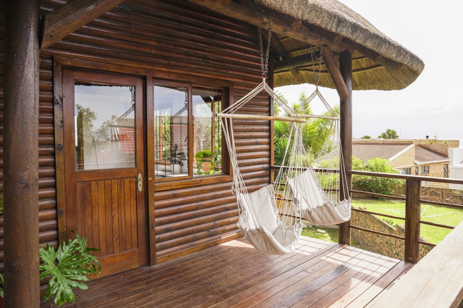 2 Bedroom Property for Sale in Wavecrest Eastern Cape